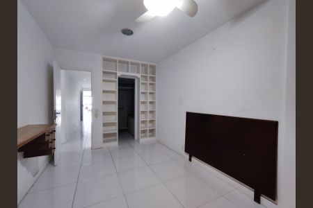 Apartamento à venda com 180m², 4 quartos e 2 vagasSuíte