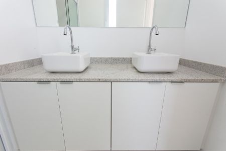 Apartamento à venda com 80m², 2 quartos e 1 vagaBanheiro da Suíte 1