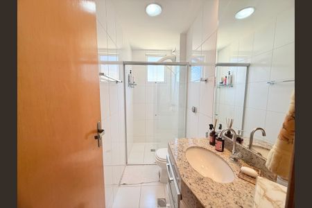 Apartamento à venda com 78m², 2 quartos e 2 vagas Apartamento à venda com 78m², 2 quartos e 2 vagasBanheiro