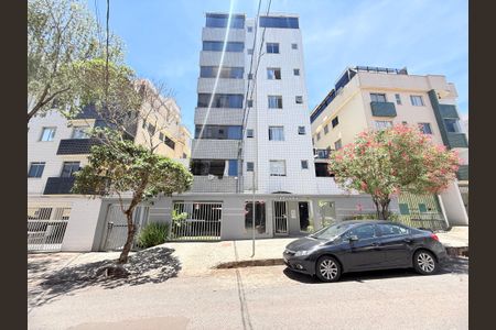 Apartamento à venda com 78m², 2 quartos e 2 vagas Apartamento à venda com 78m², 2 quartos e 2 vagasFachada