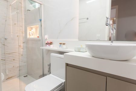 Apartamento à venda com 125m², 4 quartos e 2 vagas Apartamento à venda com 125m², 4 quartos e 2 vagasBanheiro Social