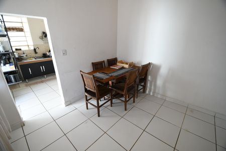 Casa à venda com 229m², 3 quartos e 2 vagasSala - Casa 1