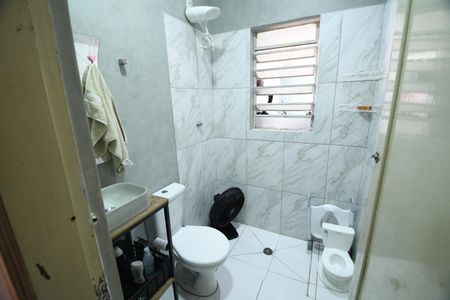 Casa à venda com 229m², 3 quartos e 2 vagasBanheiro Social - Casa 2