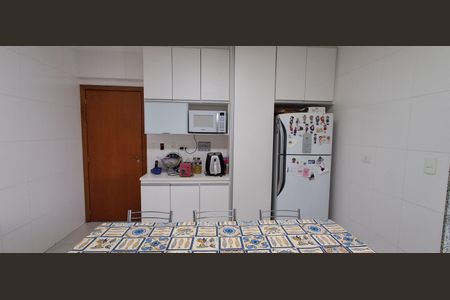 Apartamento à venda com 130m², 3 quartos e 2 vagasCozinha 