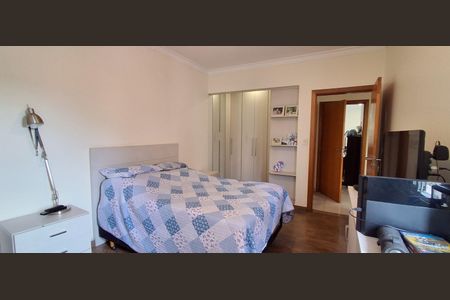 Apartamento à venda com 130m², 3 quartos e 2 vagasSuíte 2