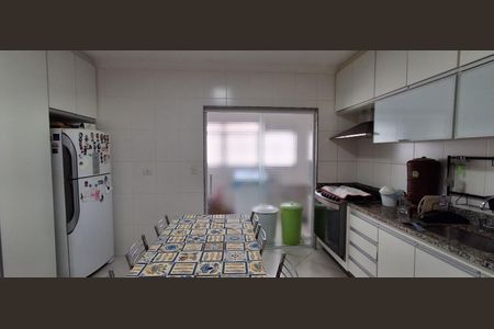 Apartamento à venda com 130m², 3 quartos e 2 vagasCozinha 
