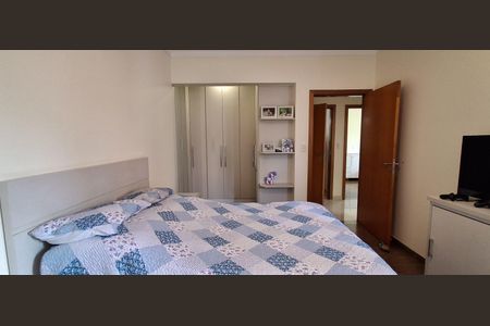 Apartamento à venda com 130m², 3 quartos e 2 vagasSuíte 2