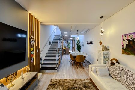 Casa à venda com 250m², 3 quartos e 2 vagas Casa à venda com 250m², 3 quartos e 2 vagasSala