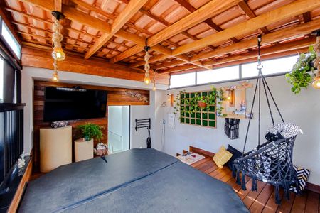 Casa à venda com 250m², 3 quartos e 2 vagas Casa à venda com 250m², 3 quartos e 2 vagasJacuzzi