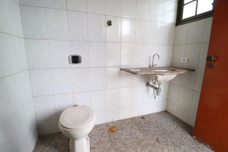 Casa para alugar com 4000m², 5 quartos e 3 vagasBanheiro da piscina