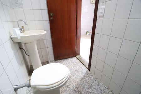 Casa para alugar com 4000m², 5 quartos e 3 vagasBanheiro de serviço