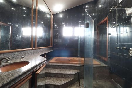 Casa para alugar com 4000m², 5 quartos e 3 vagasBanheiro do Quarto 1