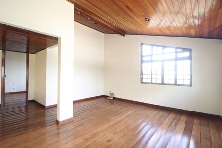 Casa para alugar com 4000m², 5 quartos e 3 vagasSala andar superior