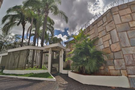 Casa para alugar com 4000m², 5 quartos e 3 vagasFachada