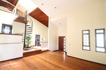 Casa para alugar com 4000m², 5 quartos e 3 vagasSala