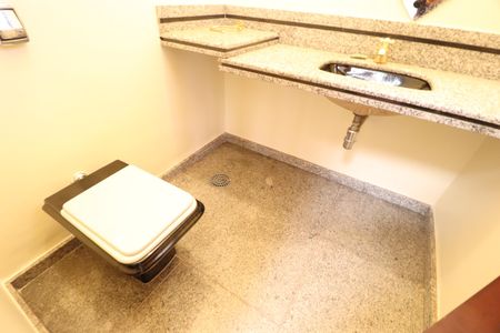 Casa para alugar com 4000m², 5 quartos e 3 vagasLavabo