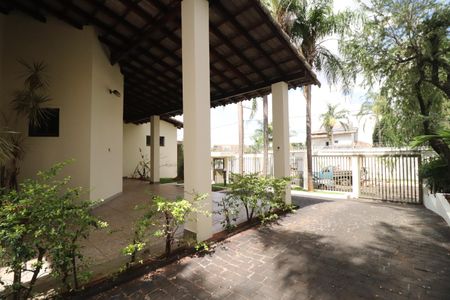 Casa para alugar com 4000m², 5 quartos e 3 vagasFachada