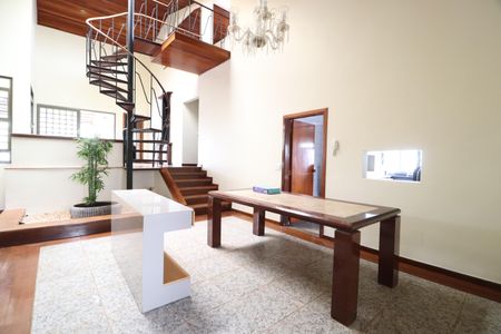 Casa para alugar com 4000m², 5 quartos e 3 vagasSala