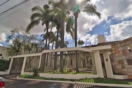 Casa para alugar com 4000m², 5 quartos e 3 vagasFachada