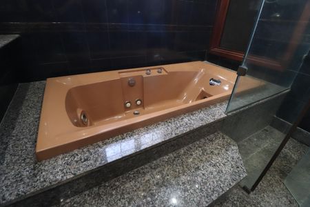 Casa para alugar com 4000m², 5 quartos e 3 vagasBanheiro do Quarto 1