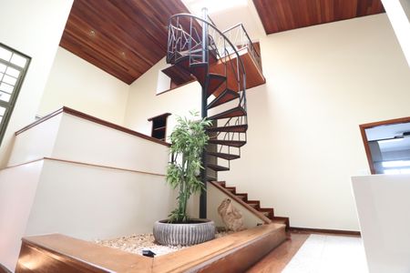 Casa para alugar com 4000m², 5 quartos e 3 vagasSala