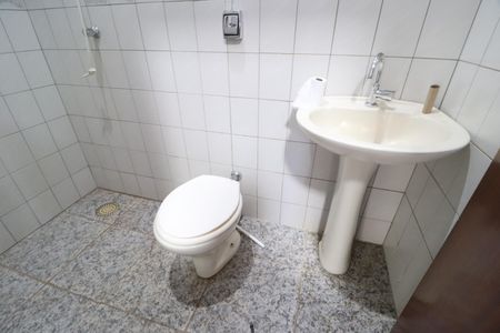 Casa para alugar com 4000m², 5 quartos e 3 vagasBanheiro de serviço