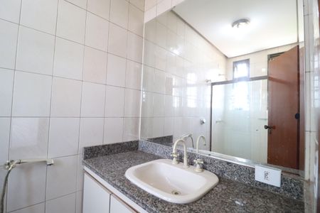 Casa para alugar com 4000m², 5 quartos e 3 vagasBanheiro do Quarto 4