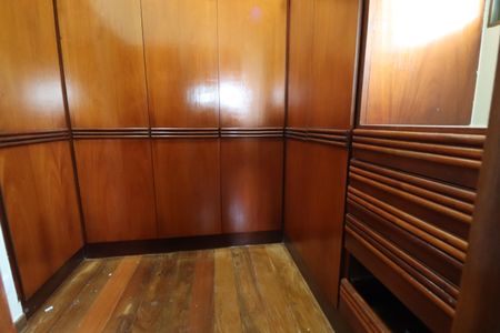 Casa para alugar com 4000m², 5 quartos e 3 vagasQuarto 1 - Suíte - Closet