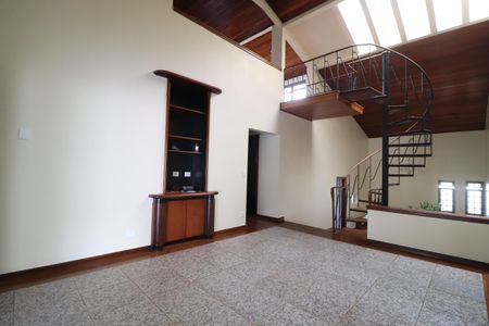 Casa para alugar com 4000m², 5 quartos e 3 vagasSala