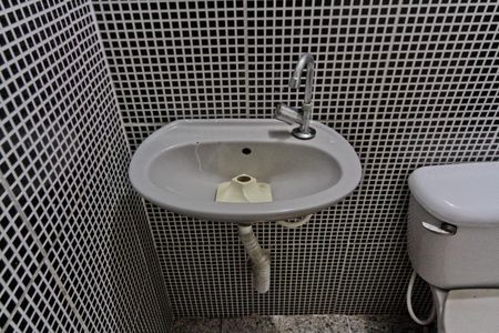 Banheiro de casa para alugar com 1 quarto, 30m² em Jardim Peri, São Paulo