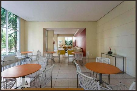 Apartamento à venda com 104m², 3 quartos e 3 vagasÁrea comum - Salão de festas