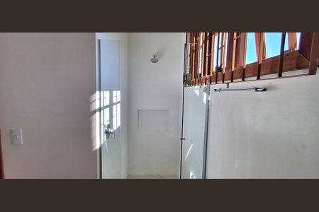 Casa para alugar com 285m², 5 quartos e 2 vagasBanheiro Social