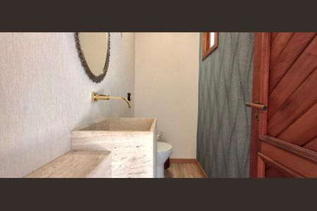 Casa para alugar com 285m², 5 quartos e 2 vagasLavabo