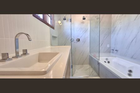 Casa para alugar com 285m², 5 quartos e 2 vagasBanheiro Suíte