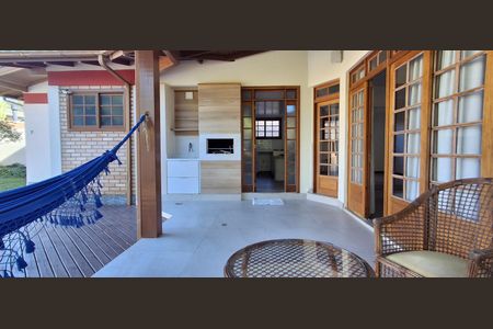 Casa para alugar com 285m², 5 quartos e 2 vagasÁrea Gourmet