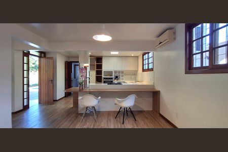 Casa para alugar com 285m², 5 quartos e 2 vagasCozinha