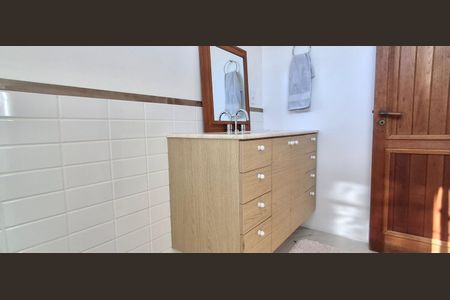 Casa para alugar com 285m², 5 quartos e 2 vagasBanheiro Social