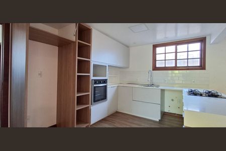 Casa para alugar com 285m², 5 quartos e 2 vagasCozinha