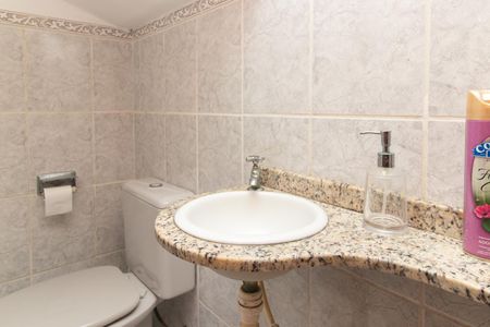 Casa à venda com 154m², 4 quartos e 2 vagasLavabo