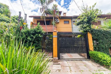 Casa à venda com 154m², 4 quartos e 2 vagasFachada