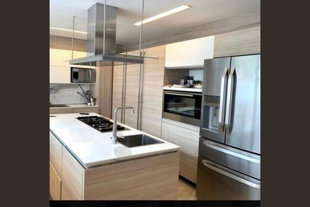 Casa à venda com 3 quartos, 1000m² em Pacaembu, São Paulo