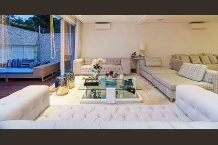 Casa à venda com 1000m², 3 quartos e 4 vagas