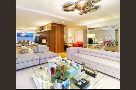 Casa à venda com 1000m², 3 quartos e 4 vagas