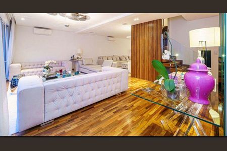 Casa à venda com 1000m², 3 quartos e 4 vagas