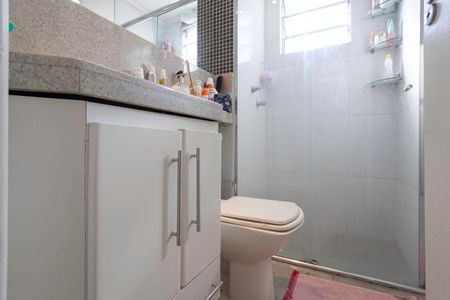 Apartamento à venda com 45m², 2 quartos e 1 vaga Apartamento à venda com 45m², 2 quartos e 1 vagaBanheiro social