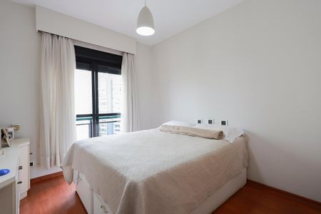 Apartamento à venda com 230m², 4 quartos e 3 vagas Apartamento à venda com 230m², 4 quartos e 3 vagasQuarto 1