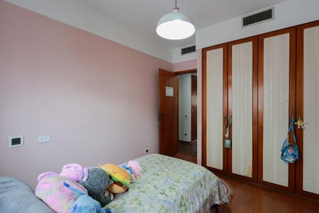 Apartamento à venda com 230m², 4 quartos e 3 vagas Apartamento à venda com 230m², 4 quartos e 3 vagasQuarto 2