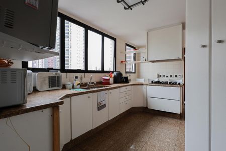 Apartamento à venda com 230m², 4 quartos e 3 vagas Apartamento à venda com 230m², 4 quartos e 3 vagasCopa e cozinha