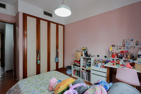 Apartamento à venda com 230m², 4 quartos e 3 vagas Apartamento à venda com 230m², 4 quartos e 3 vagasQuarto 2