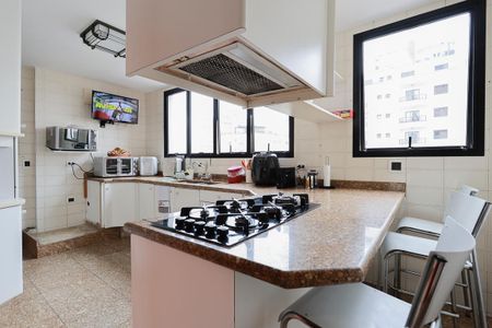 Apartamento à venda com 230m², 4 quartos e 3 vagas Apartamento à venda com 230m², 4 quartos e 3 vagasCopa e cozinha